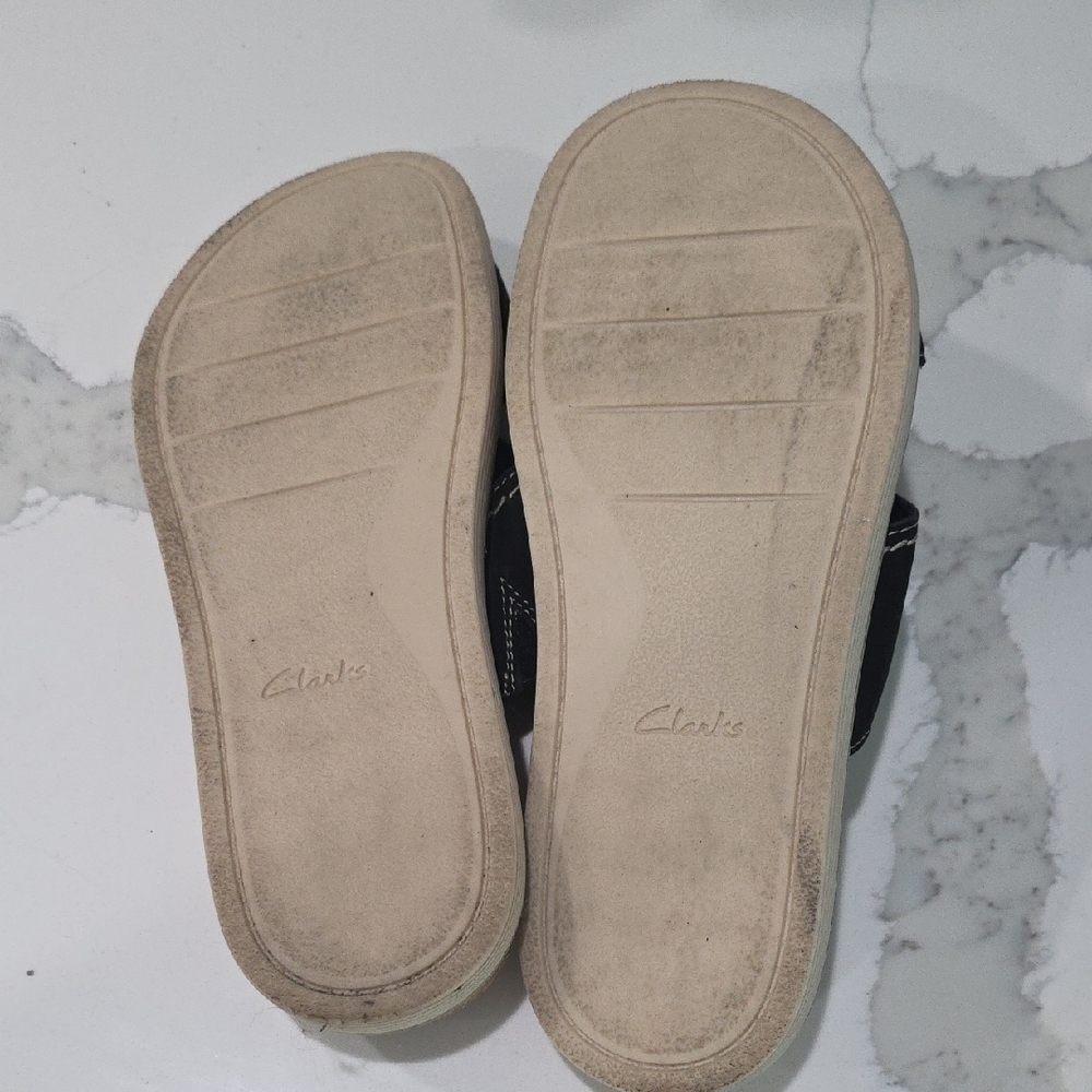 Clarks Black and Tan Sandals - Picture 3 of 3